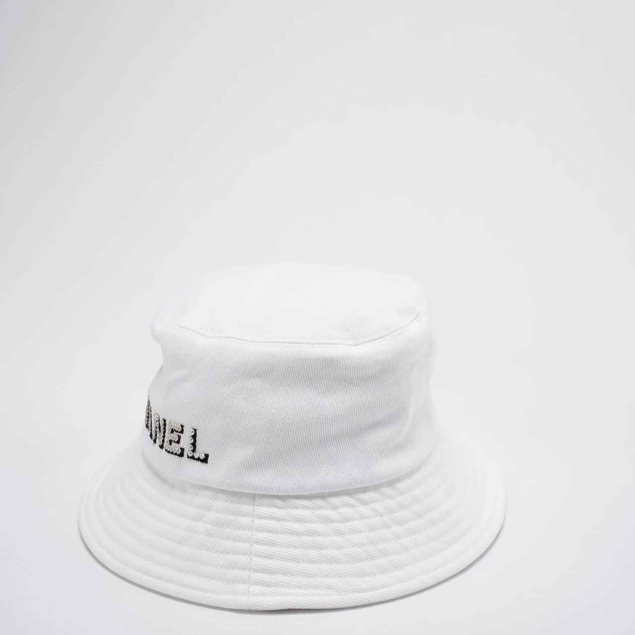Chanel Denim Bucket Hat in White with Logo – Size S Side