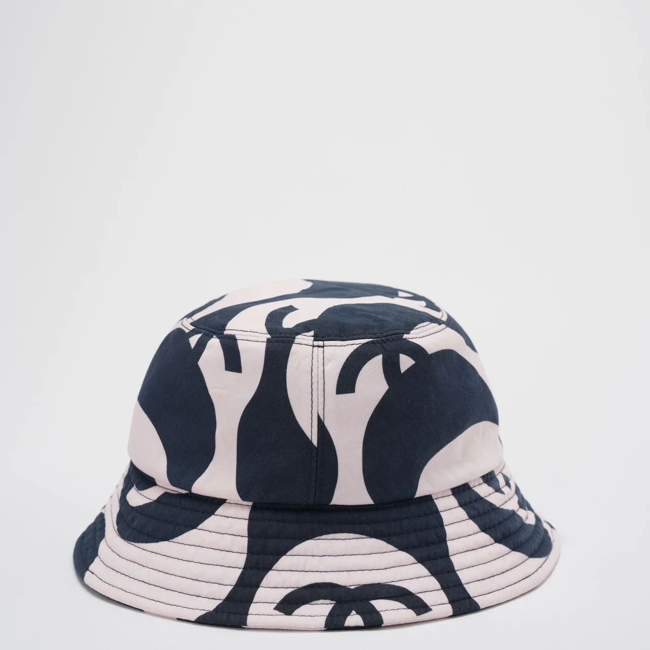 Chanel CC Bucket Hat in Navy and Ivory Cotton – Size S Back