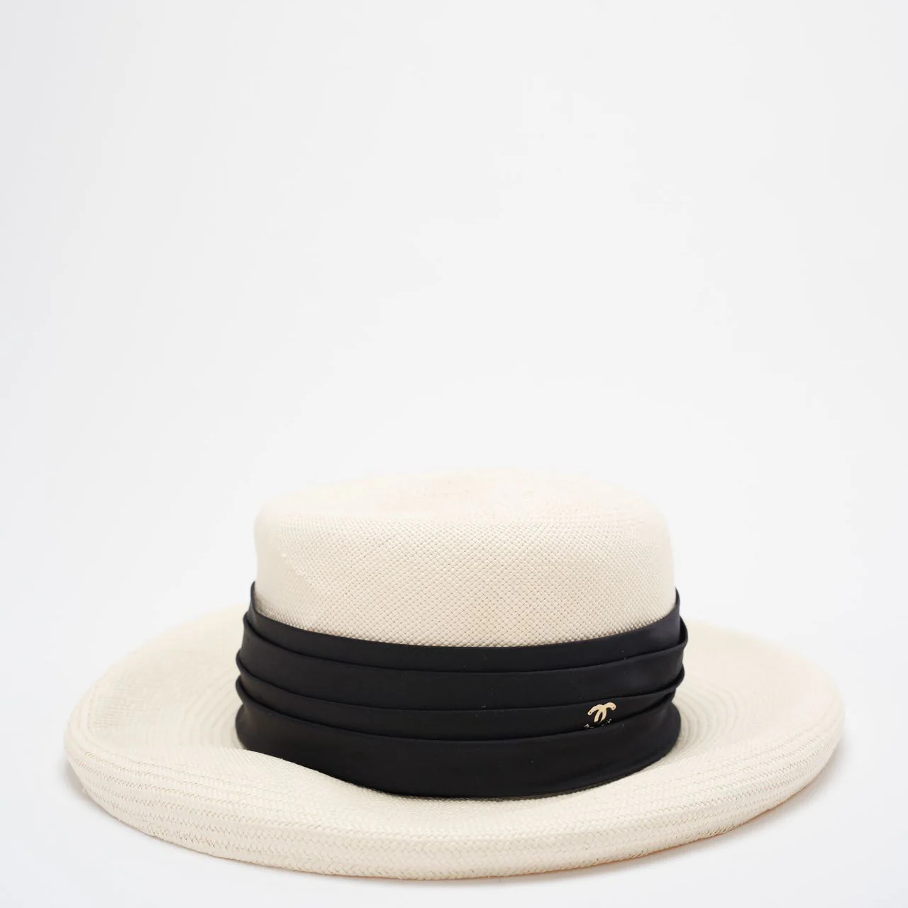 Chanel Straw Boater Hat in White and Black with CC Logo – Size M Side