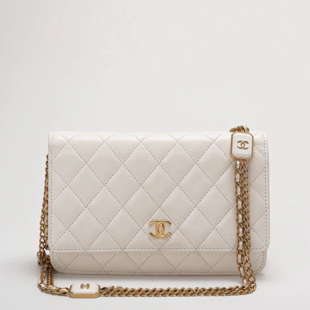 Chanel Wallet on Chain (WOC) Umhängetasche Weißes Lammleder aus der 22 Kollection