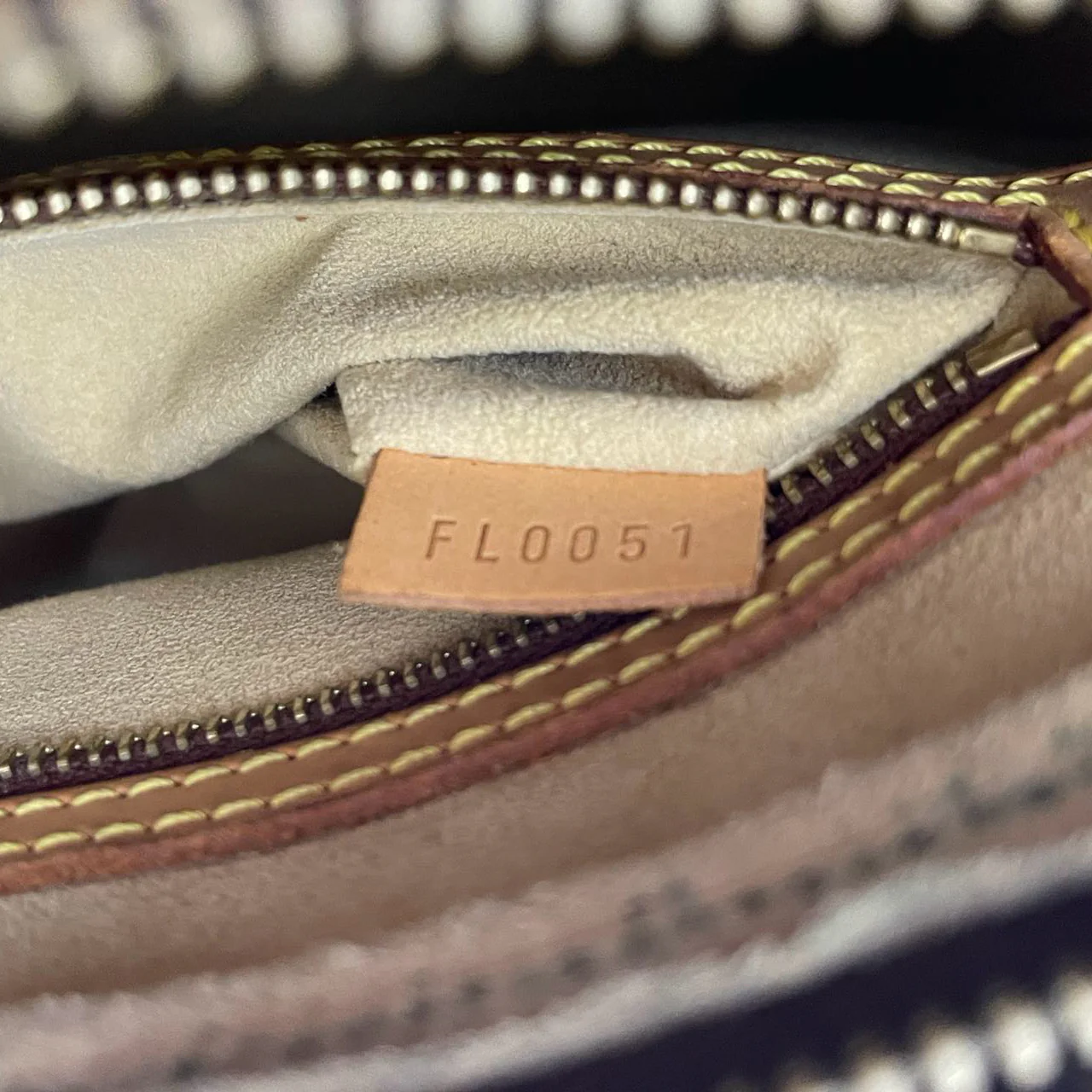 Louis Vuitton Brown Vintage Monogram Looping MM Shoulder Bag