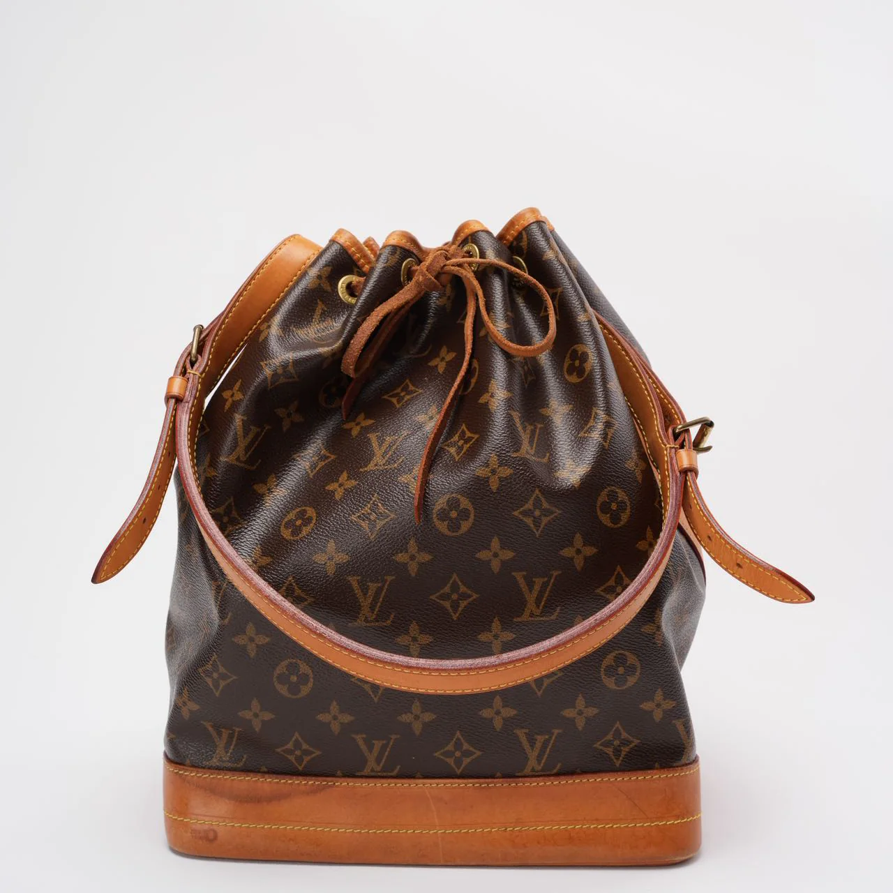 Louis Vuitton Noe Grand Bucket Bag 2006