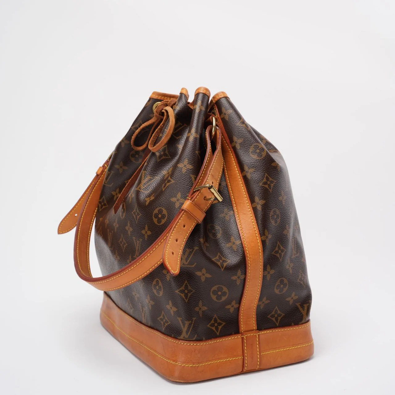 Louis Vuitton Noe Grand Bucket Bag 2006
