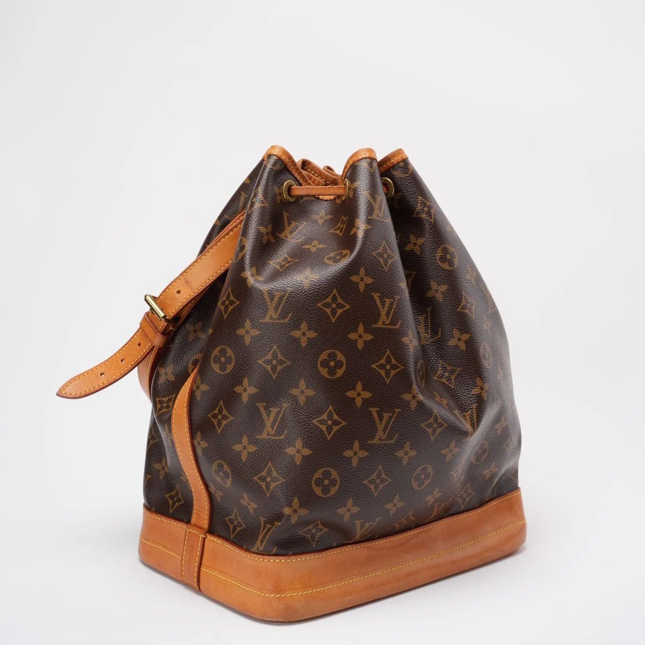 Louis Vuitton Noe Grand Bucket Bag 2006