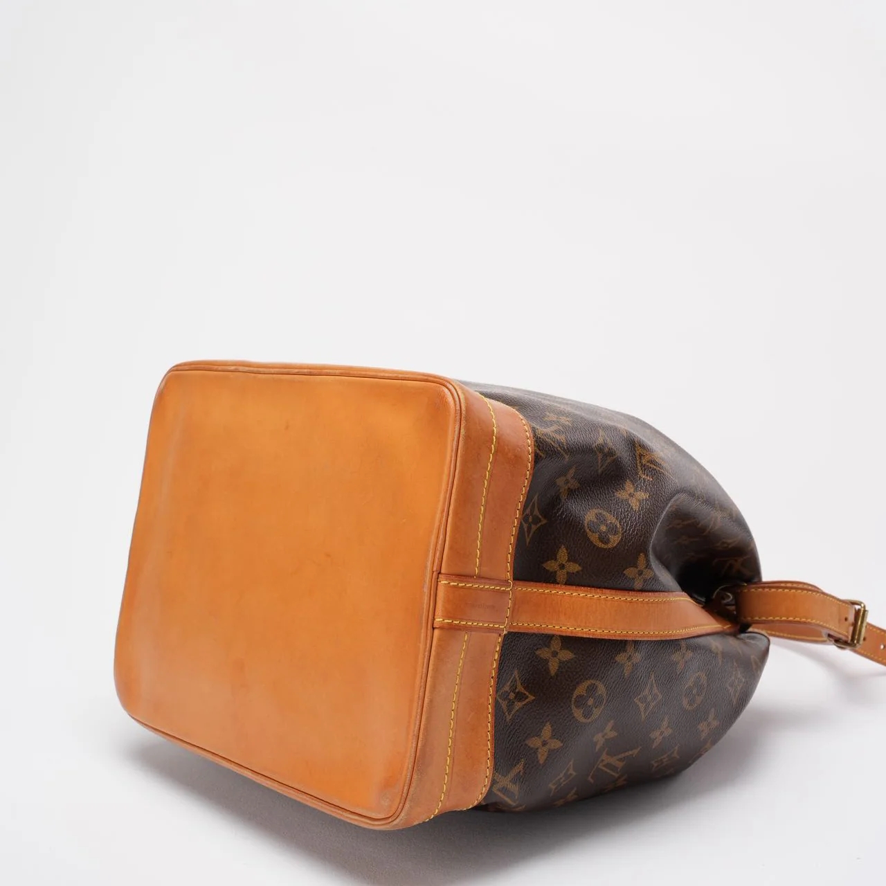 Louis Vuitton Noe Grand Bucket Bag 2006