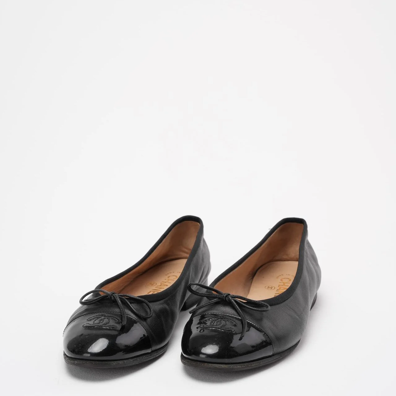 Chanel Black Leather and Patent CC Cap Toe Bow Ballet Flats Size 38 ½