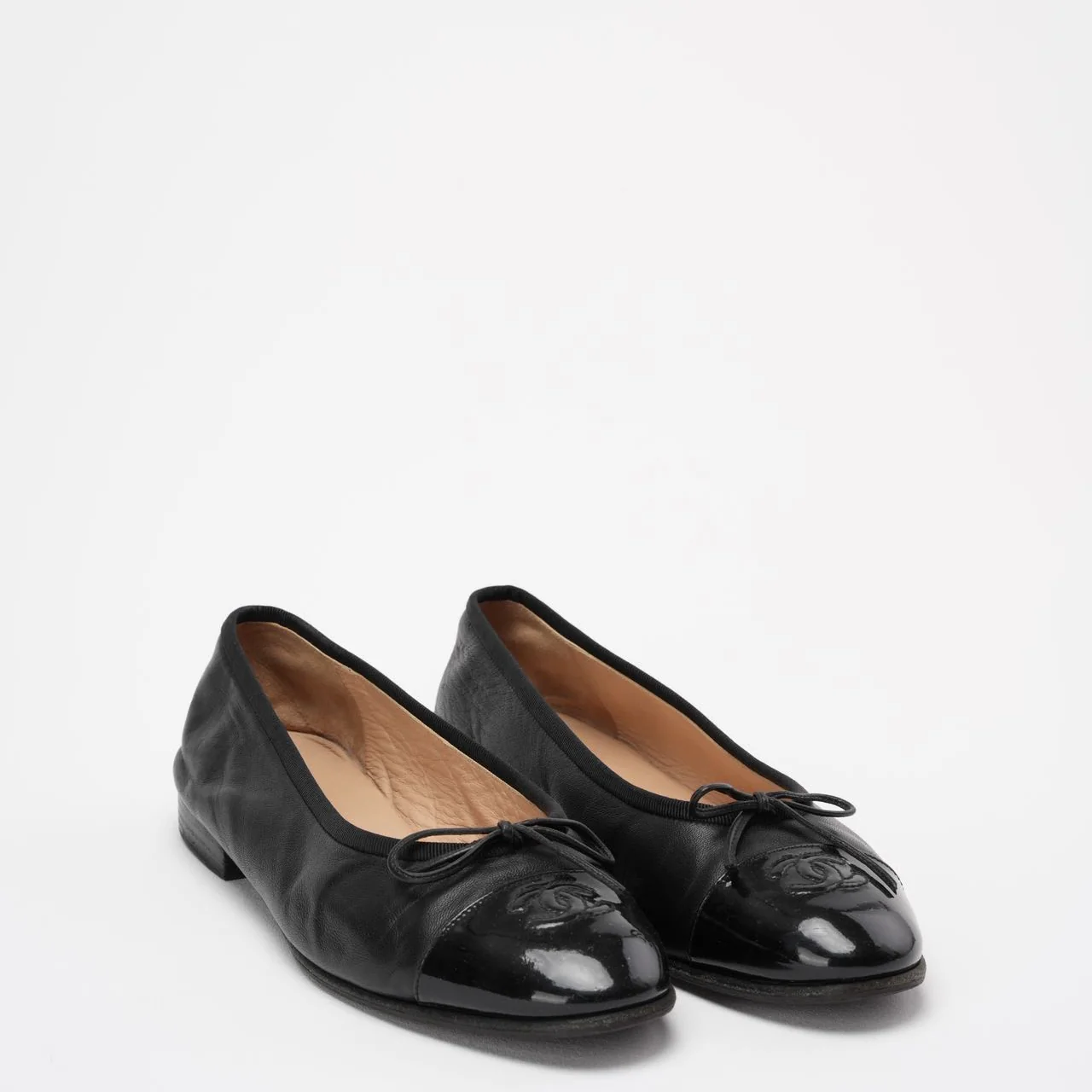 Chanel Black Leather and Patent CC Cap Toe Bow Ballet Flats Size 38 ½