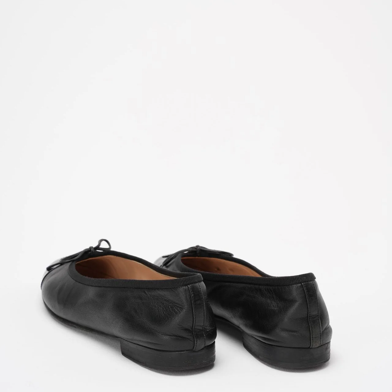 Chanel Black Leather and Patent CC Cap Toe Bow Ballet Flats Size 38 ½