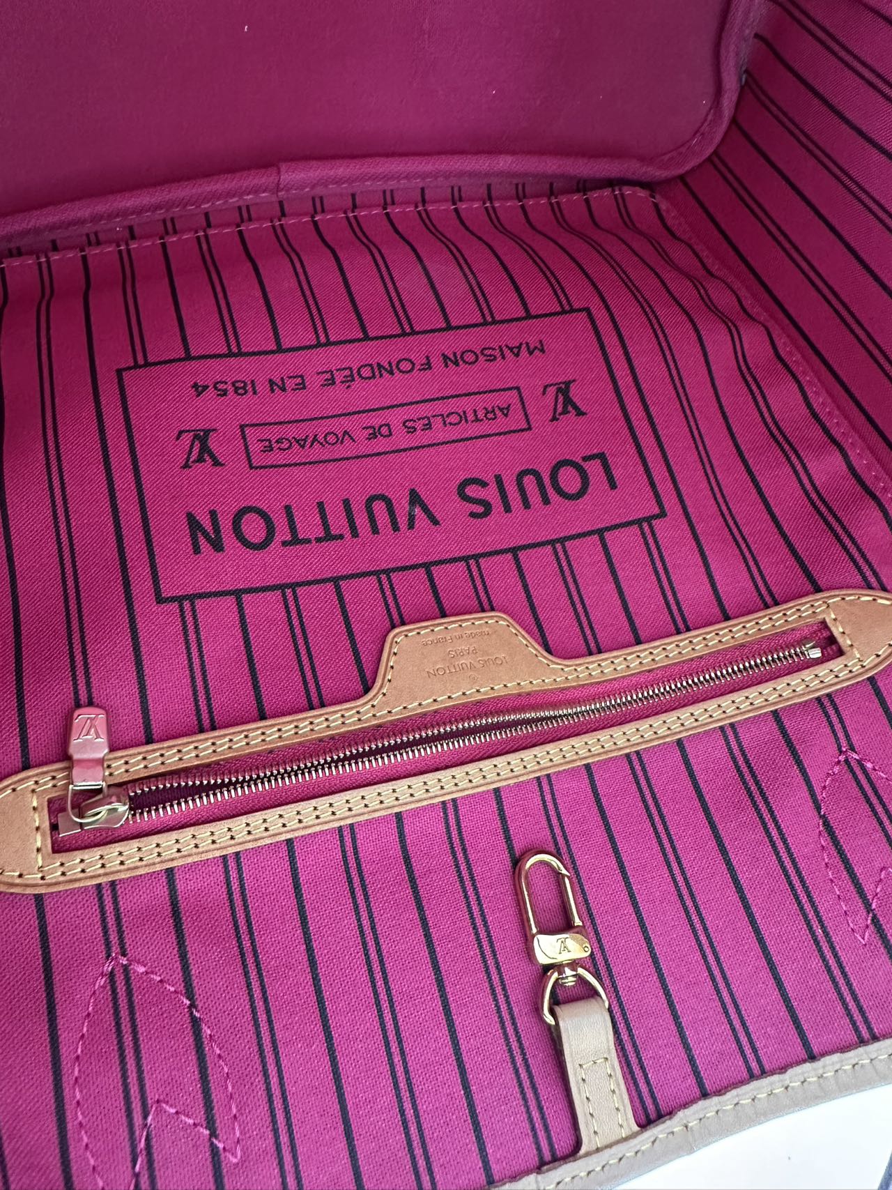 Louis Vuitton Monogram Neverfull MM Tote Bag 2019