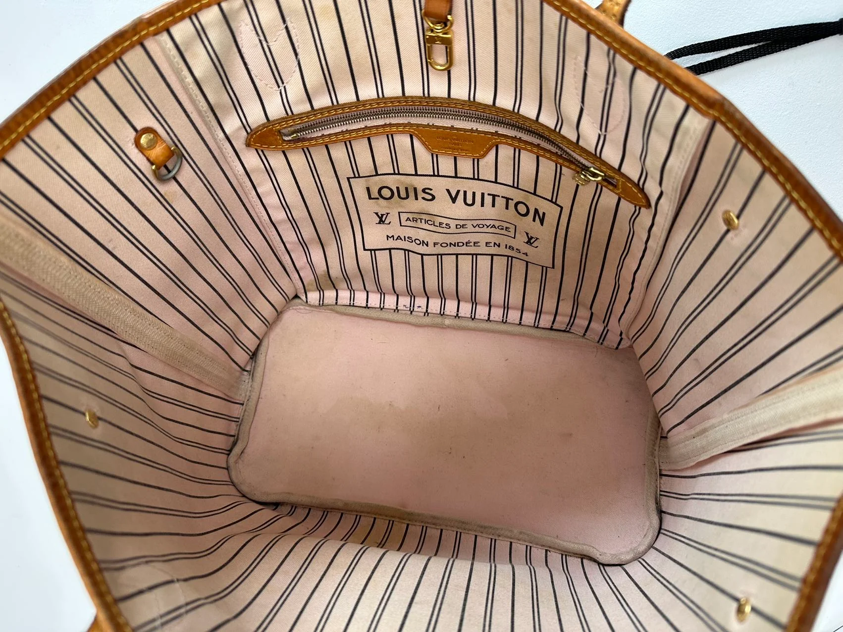 Louis Vuitton Monogram Neverfull MM Tote Bag 2015