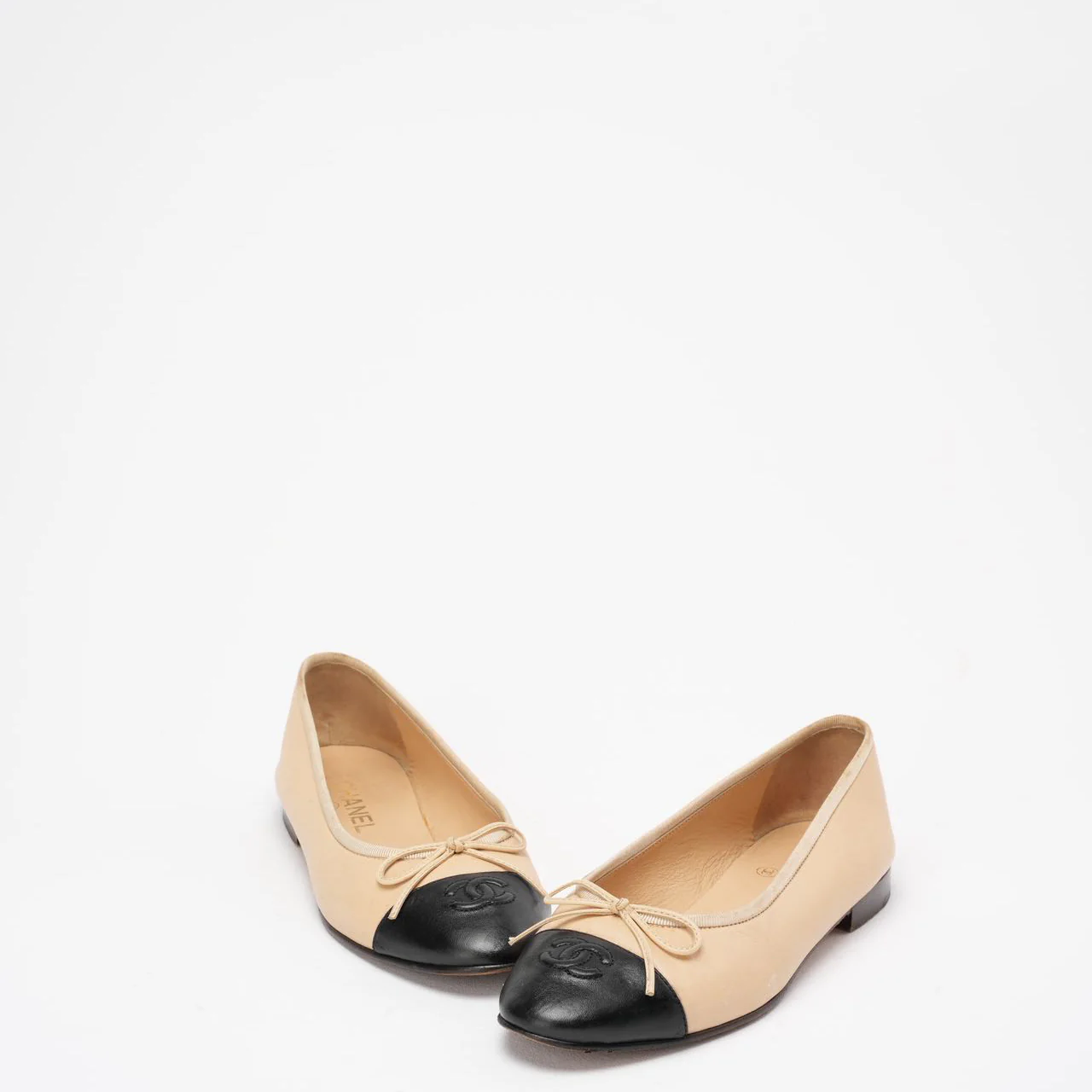 Chanel Beige/Black CC Cap Toe Ballet Flats Size 38