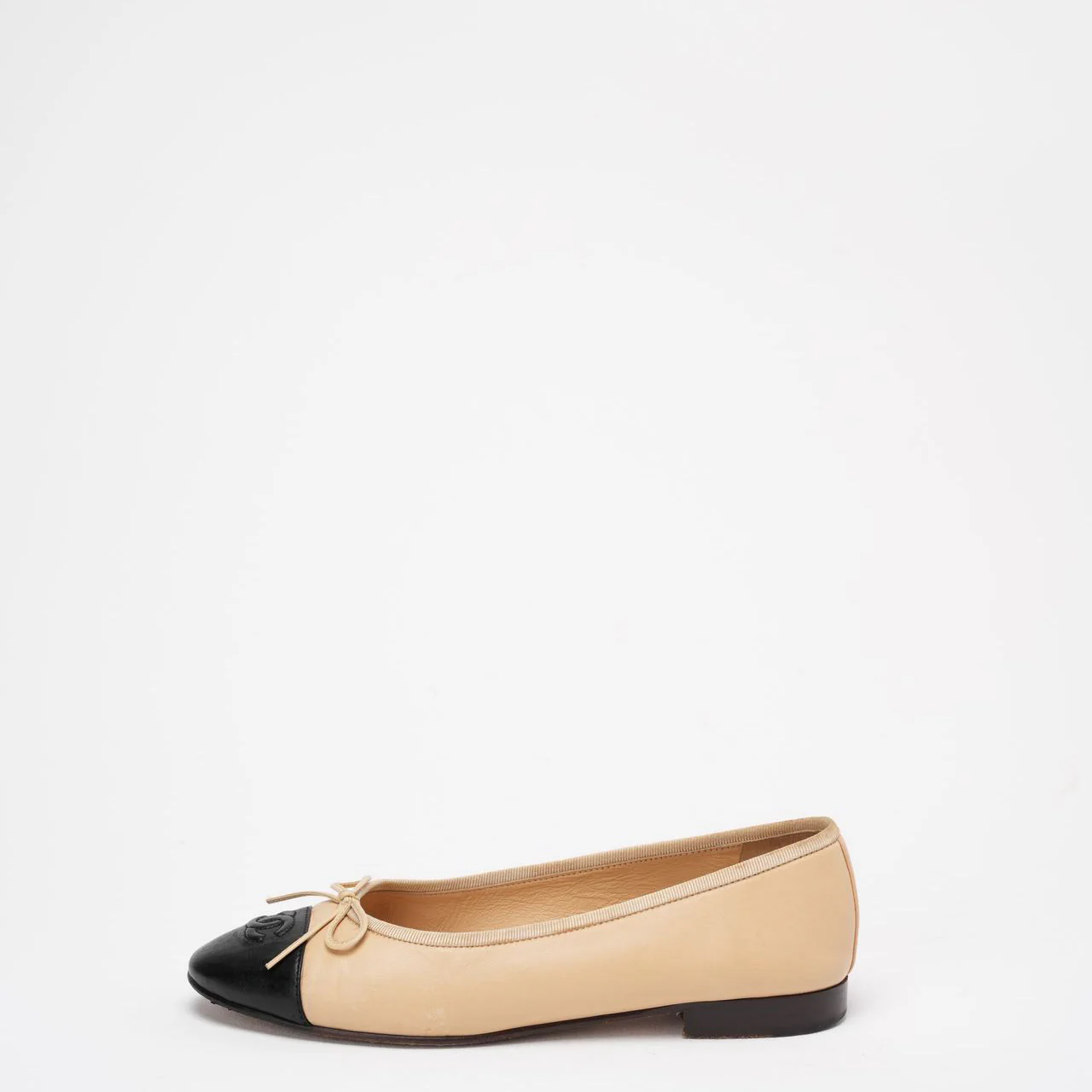 Chanel Beige/Black CC Cap Toe Ballet Flats Size 38