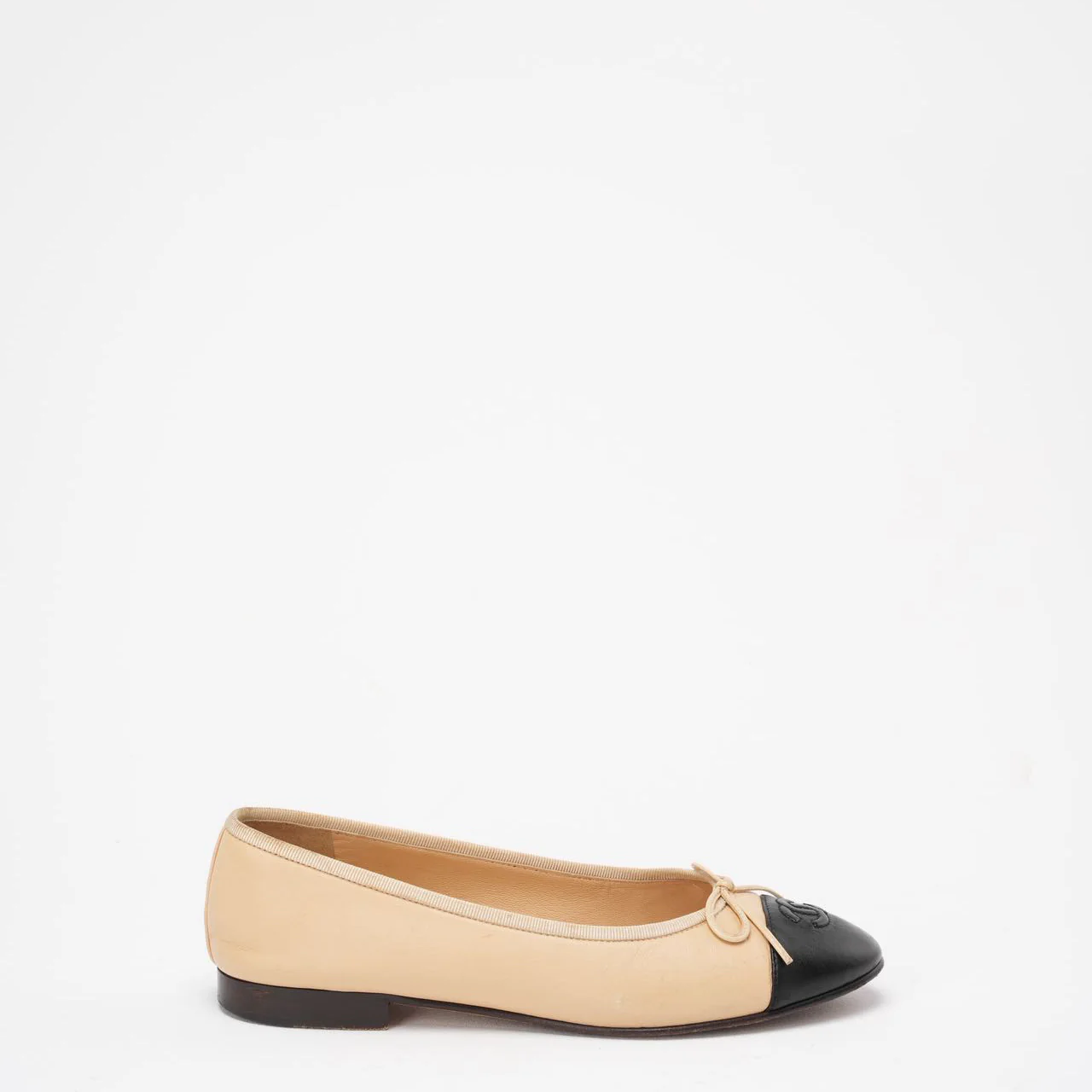 Chanel Beige/Black CC Cap Toe Ballet Flats Size 38