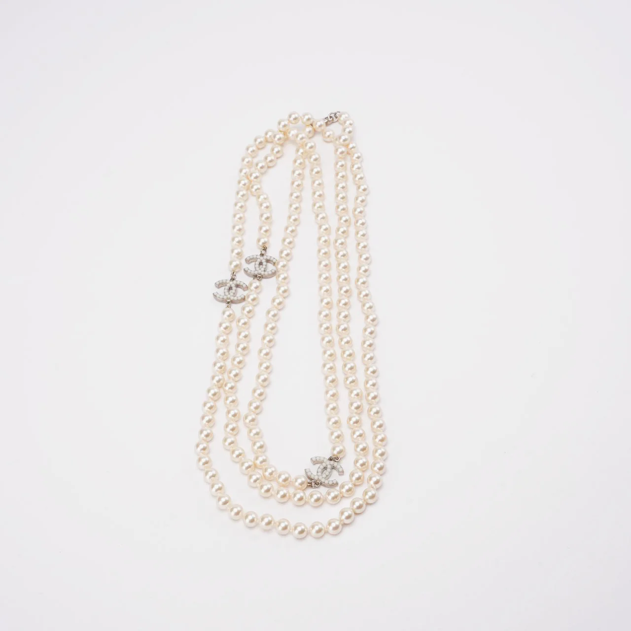 Chanel Classic Gold CC White Bead Pearl Necklace Gold