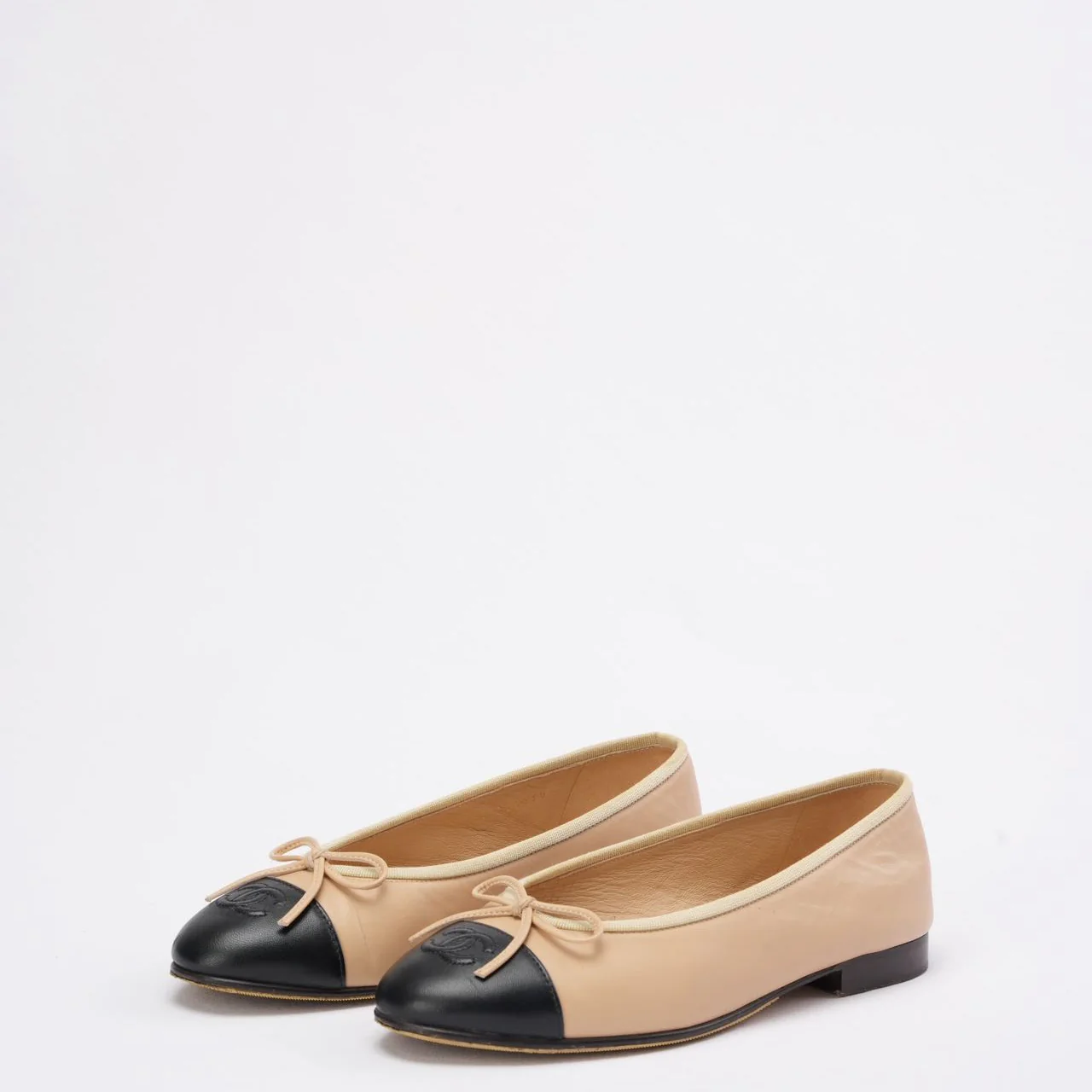 Chanel Beige/Black CC Cap Toe Ballet Flats Size 37.5