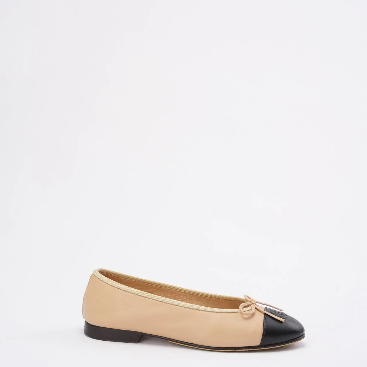 Chanel Beige/Black CC Cap Toe Ballet Flats Size 37.5