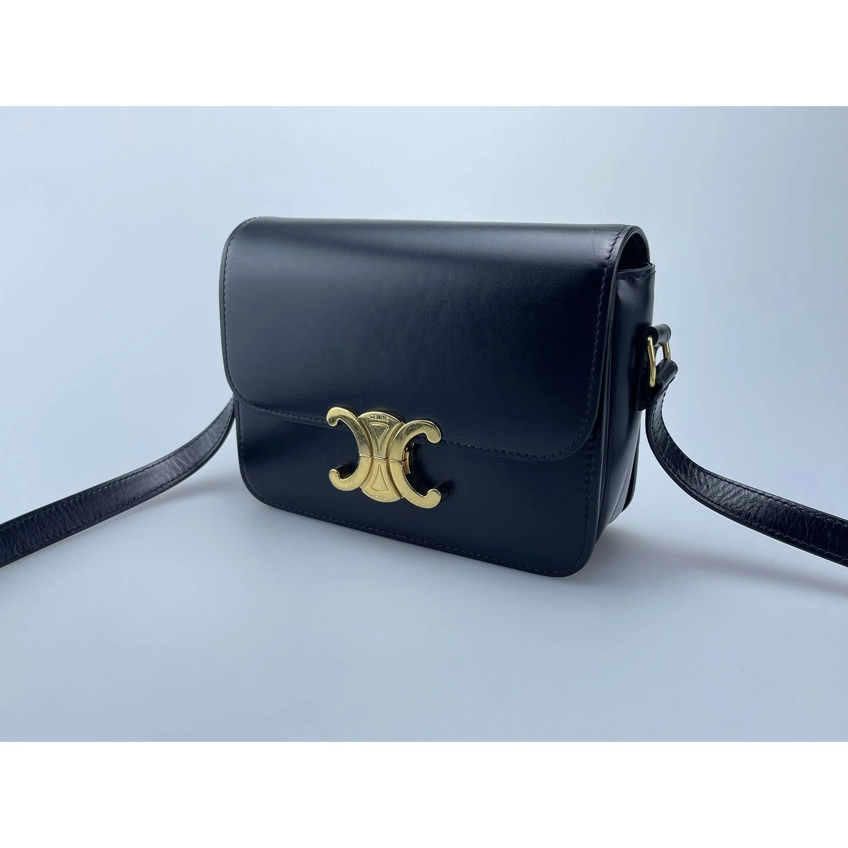 used-Celine Black Teen Triomphe Bag in Shiny Calfskin Leather with Gold Hardware-MILOURA