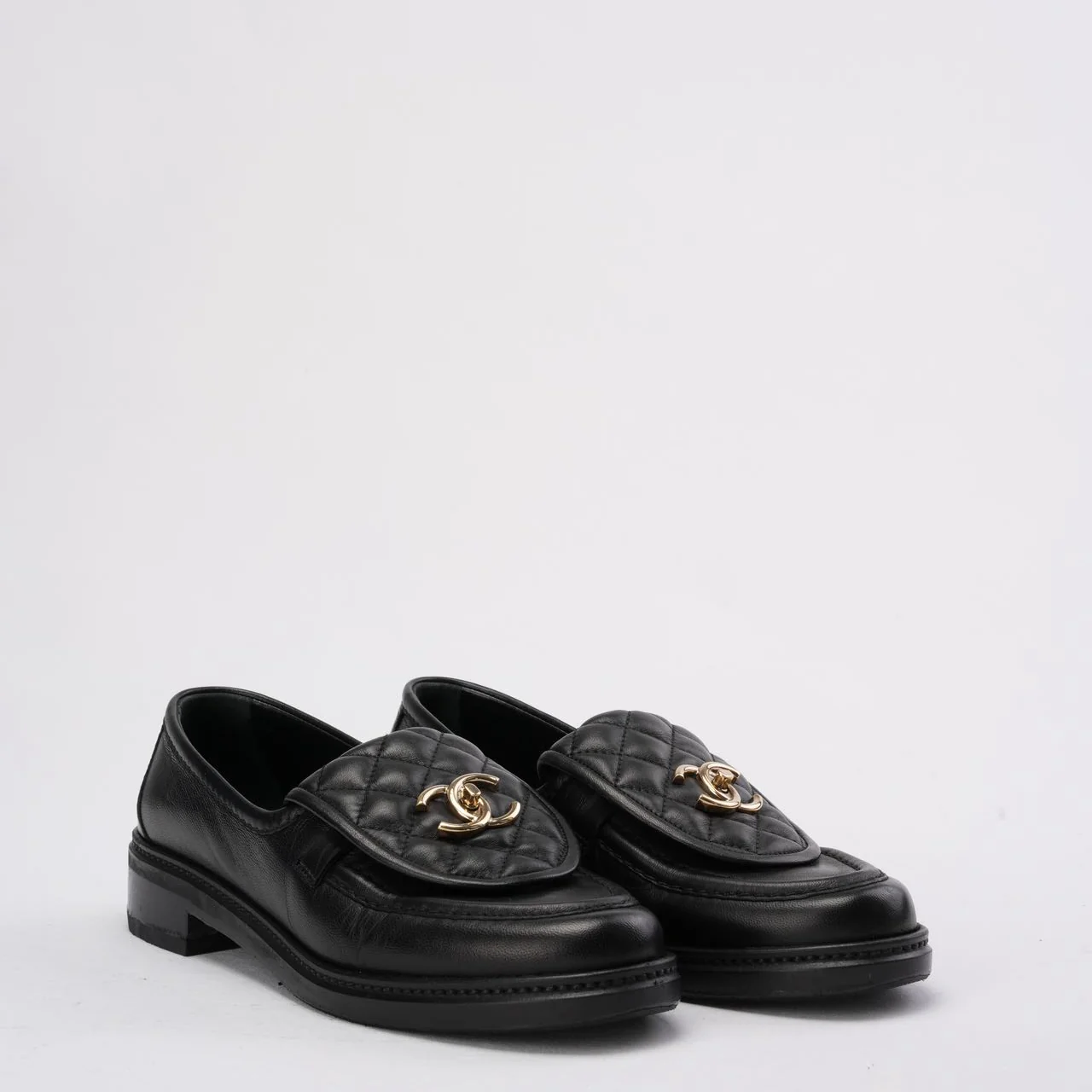 Chanel Black Lambskin Quilted CC Turnlock Loafers Size 38.5