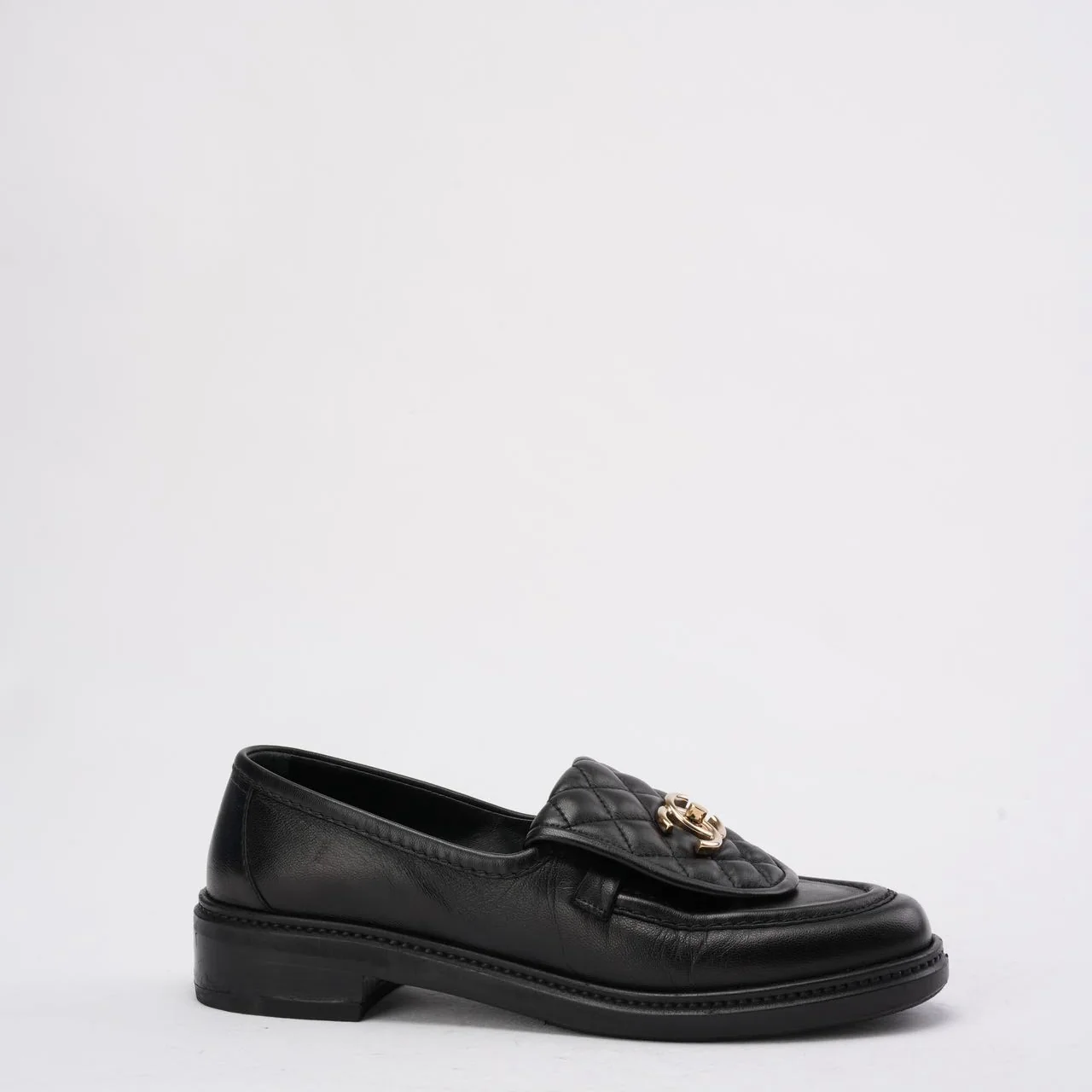 Chanel Black Lambskin Quilted CC Turnlock Loafers Size 38.5