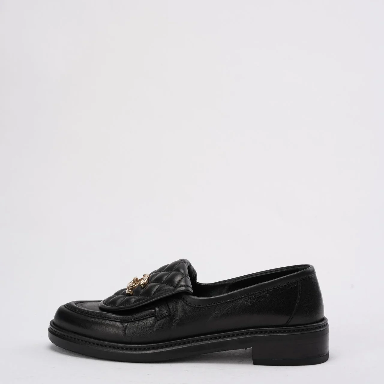 Chanel Black Lambskin Quilted CC Turnlock Loafers Size 38.5