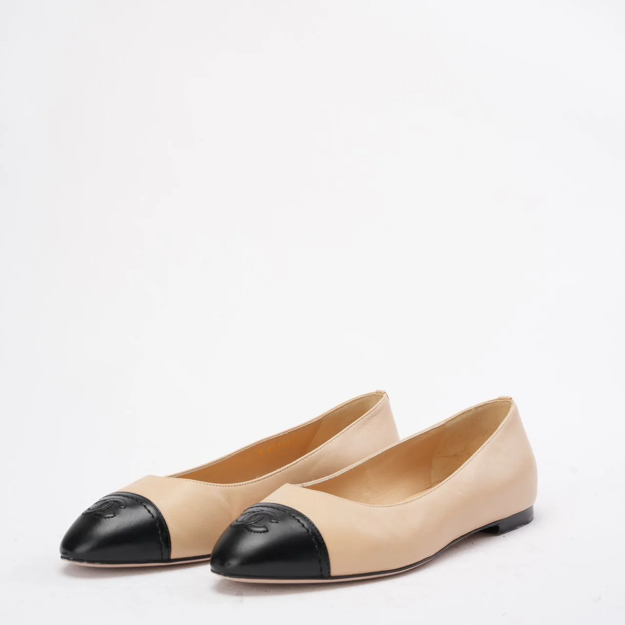 Chanel Beige/Black CC Cap Toe Ballet Flats Size 39.5