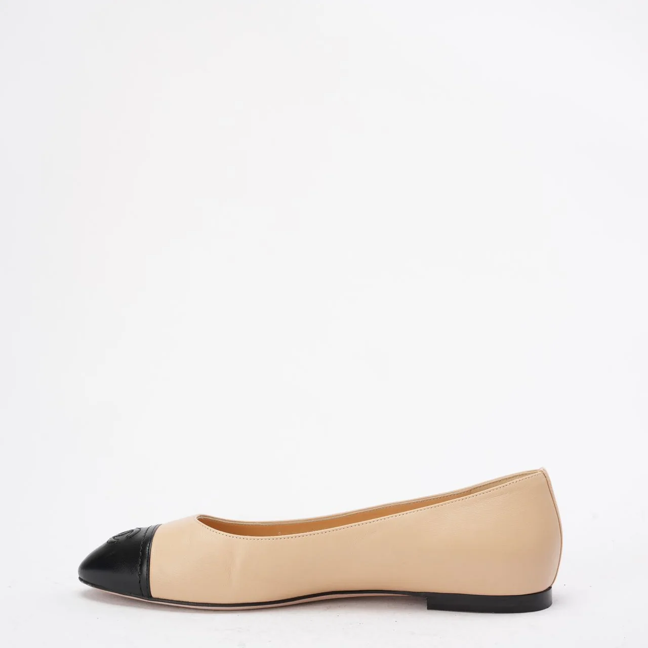 Chanel Beige/Black CC Cap Toe Ballet Flats Size 39.5