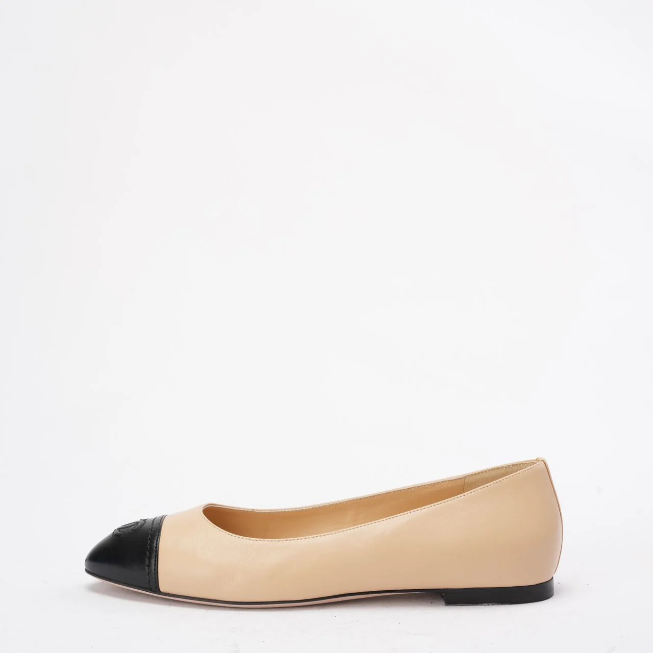 Chanel Beige/Black CC Cap Toe Ballet Flats Size 39.5