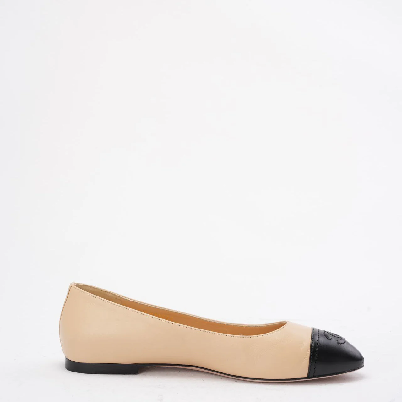 Chanel Beige/Black CC Cap Toe Ballet Flats Size 39.5