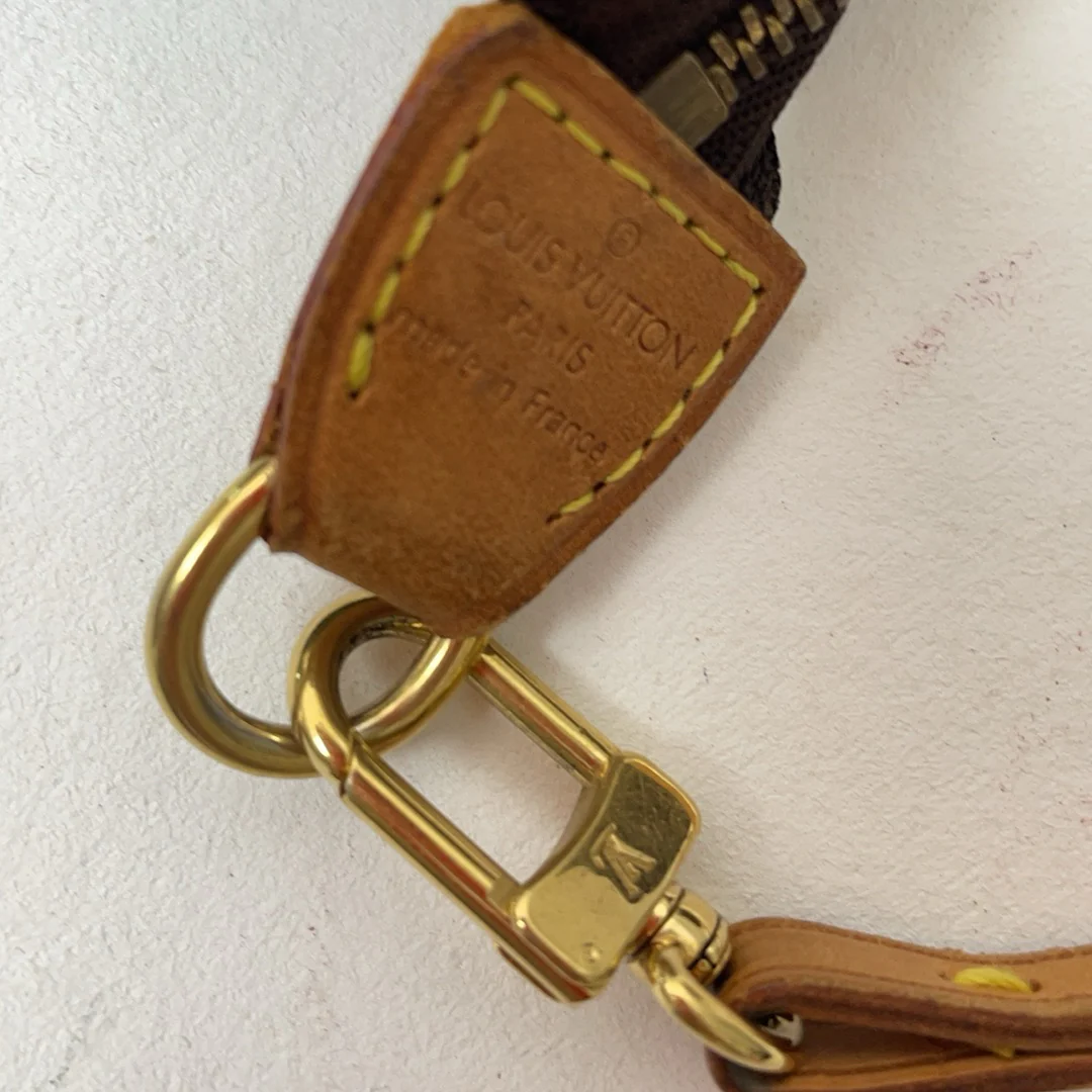 Louis Vuitton Monogram Pochette Accessoires Shoulder Bag 2000