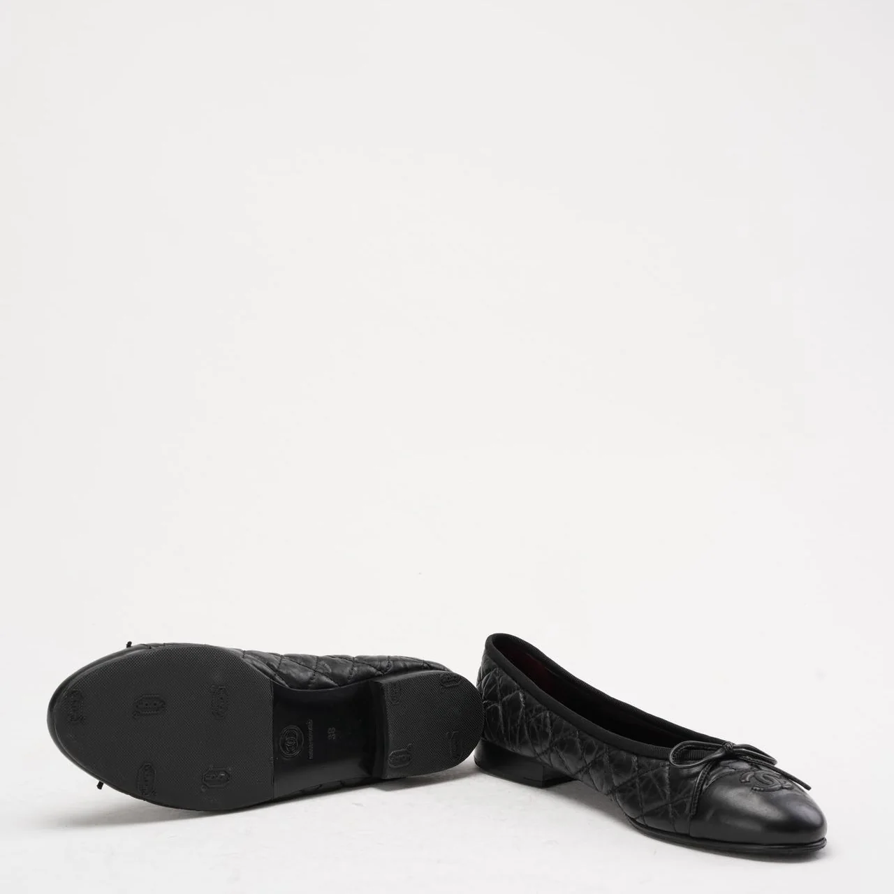 Chanel Black Quilted Leather CC Bow Ballet Flats Size 38