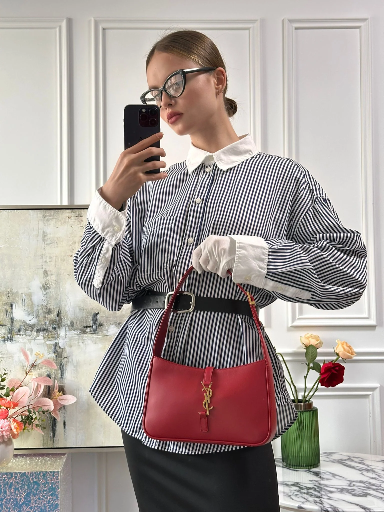 Saint Laurent Le 5 À 7 Logo Plaque Hobo Bag