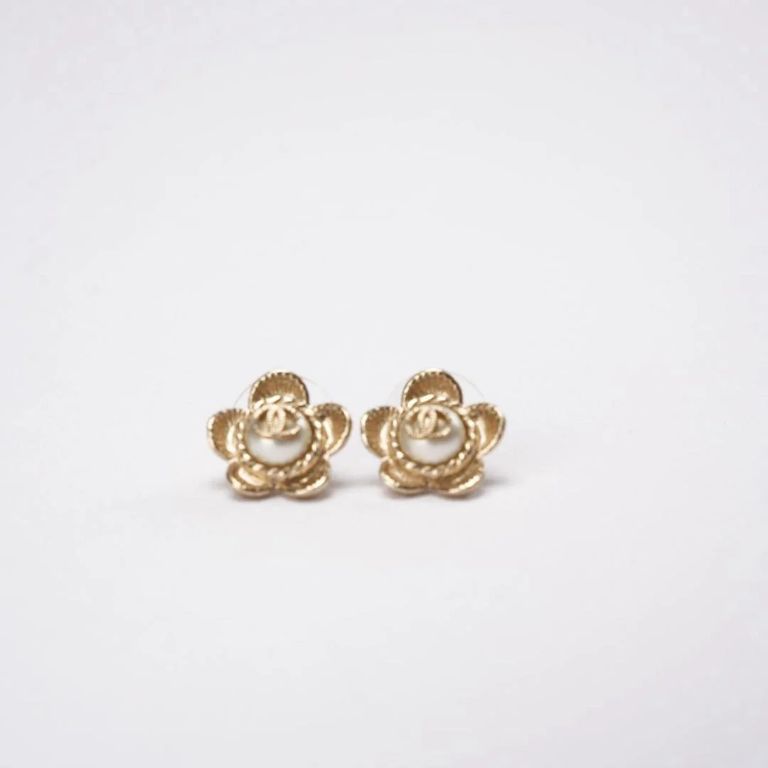 Chanel Pearl CC Flower Earrings Gold