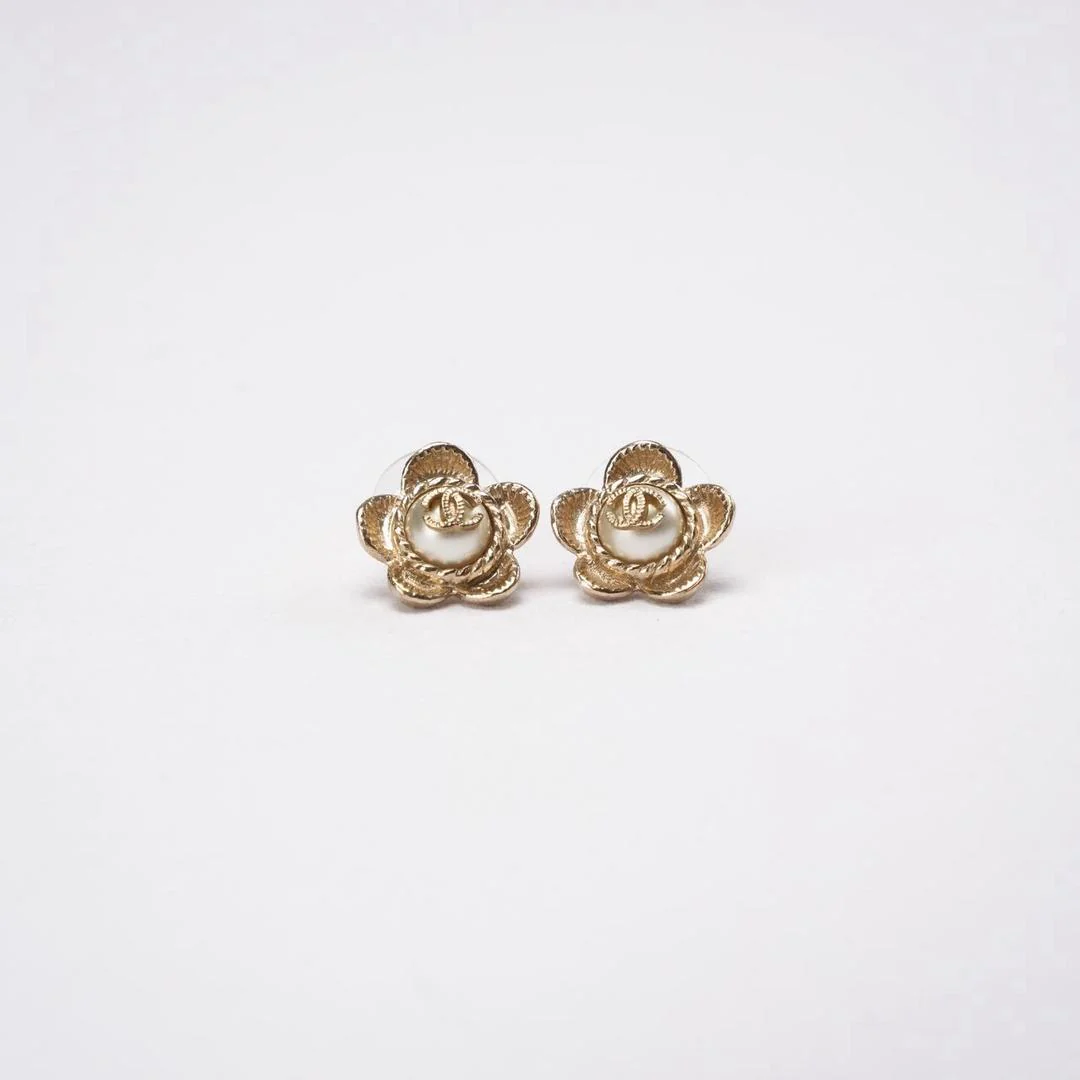 Chanel Pearl CC Flower Earrings Gold