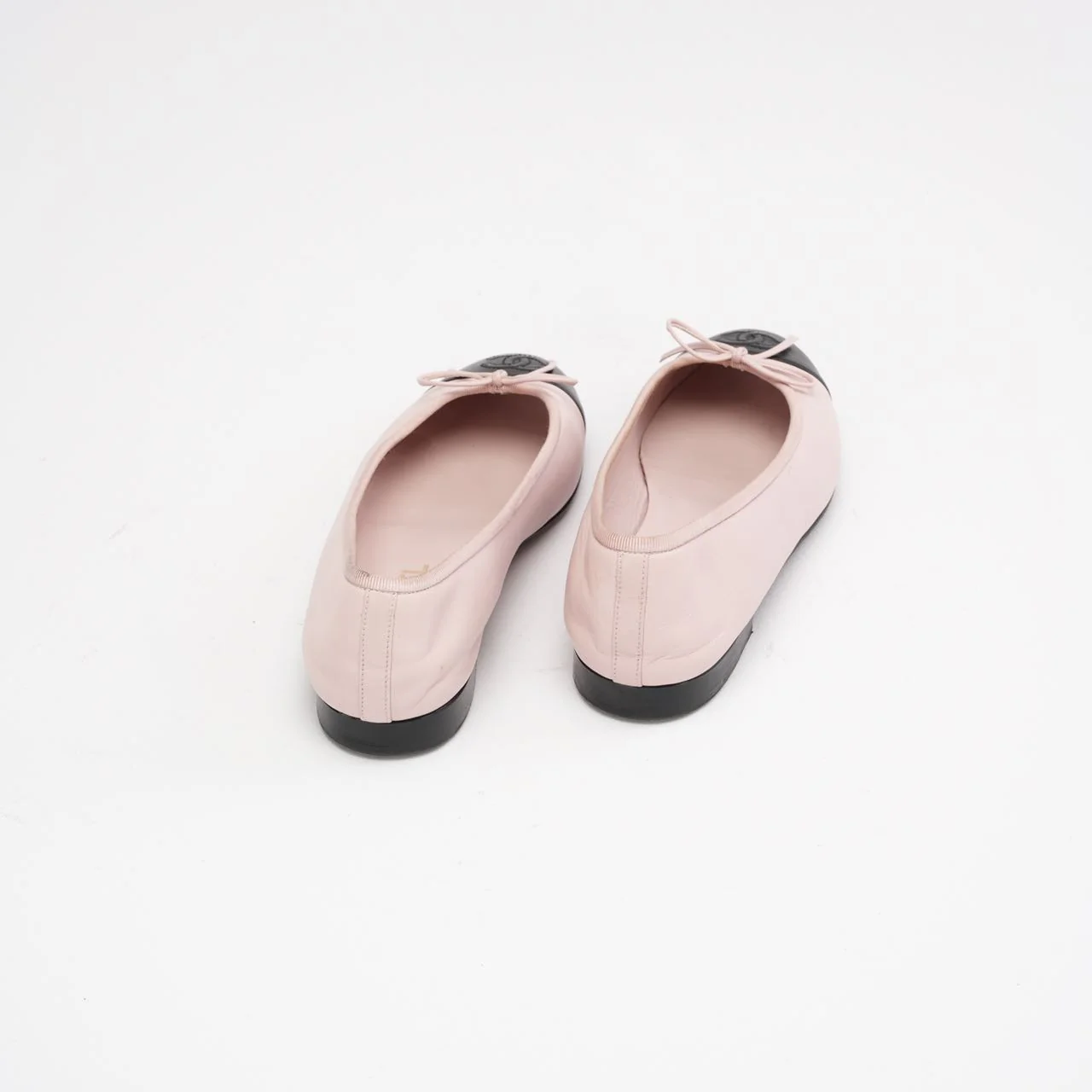Chanel Pink / Black Quilted Leather CC Ballet Flats Size 38
