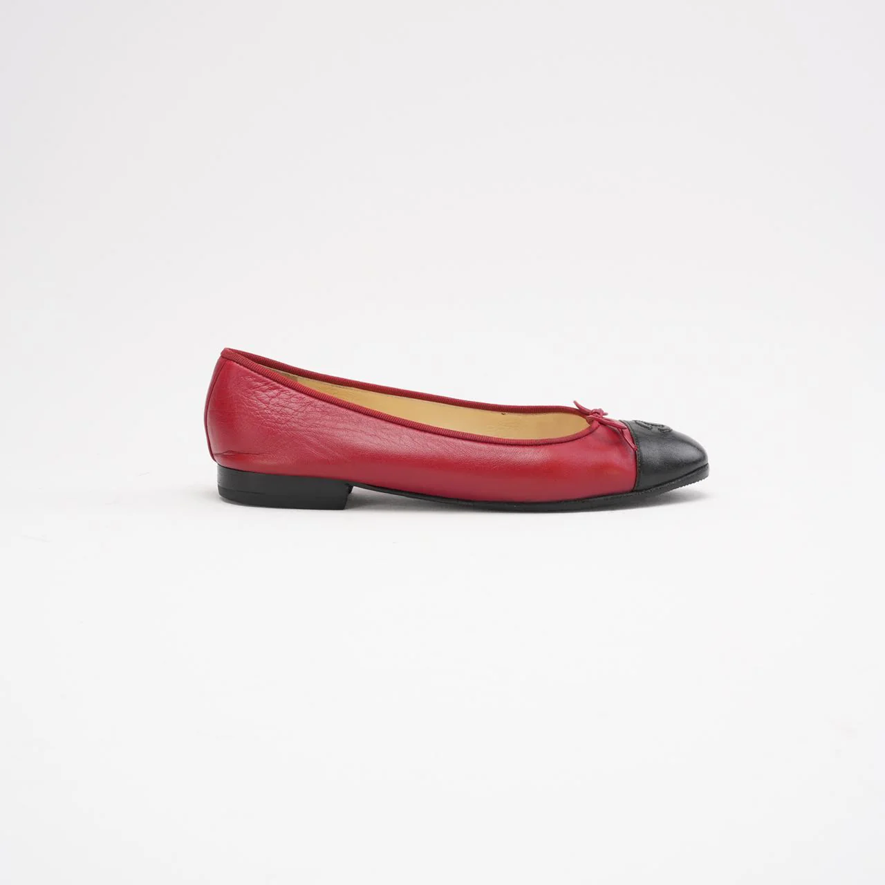 Chanel Red / Black Leather CC Cap Toe Ballet Flats Size 39