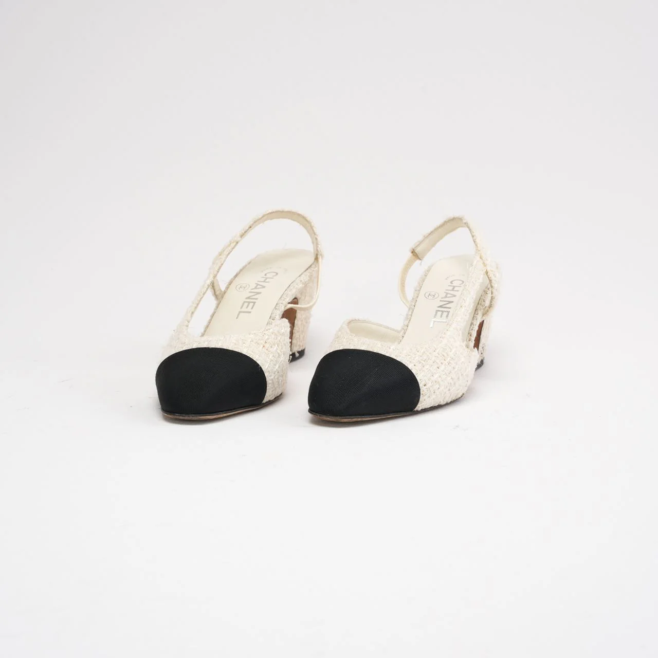 Chanel White / Black Tweed CC Logo Slingback Pumps Size 36