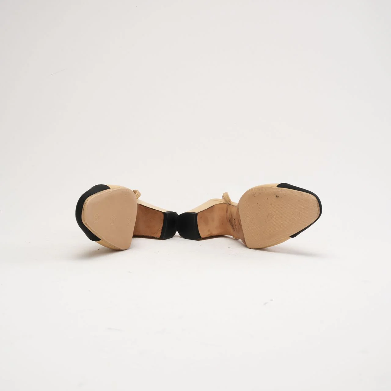 Chanel Beige /Black Cap Toe CC Slingback Pumps Size 39