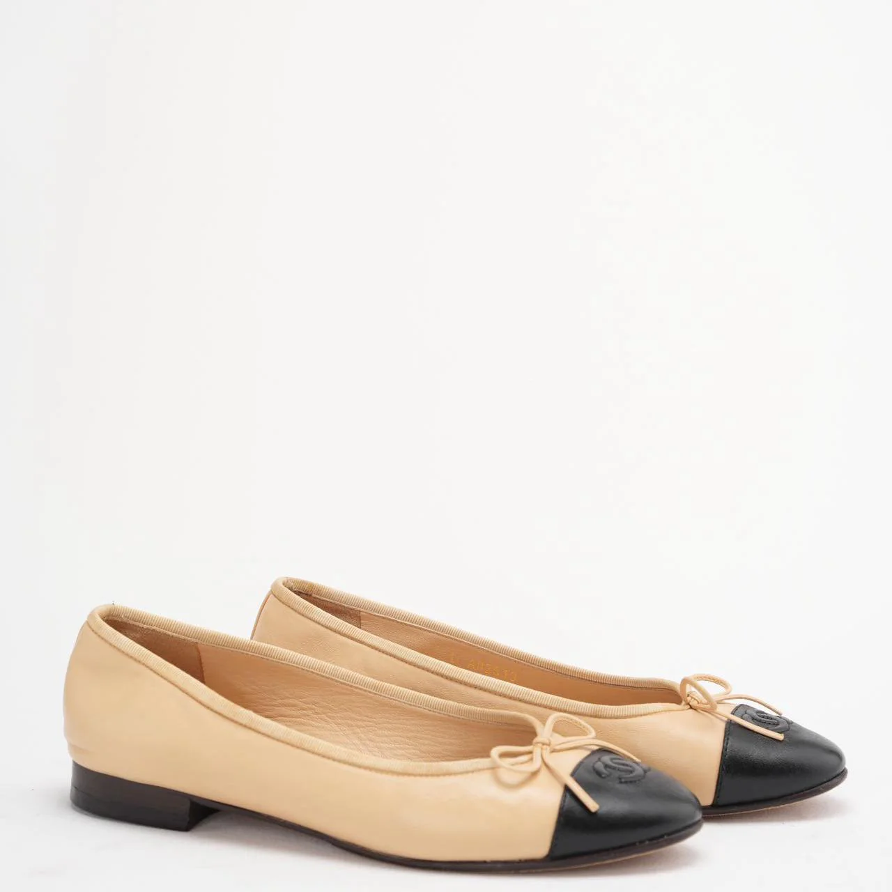 Chanel Beige / Black Classic Ballerina Leather Flats Size 39