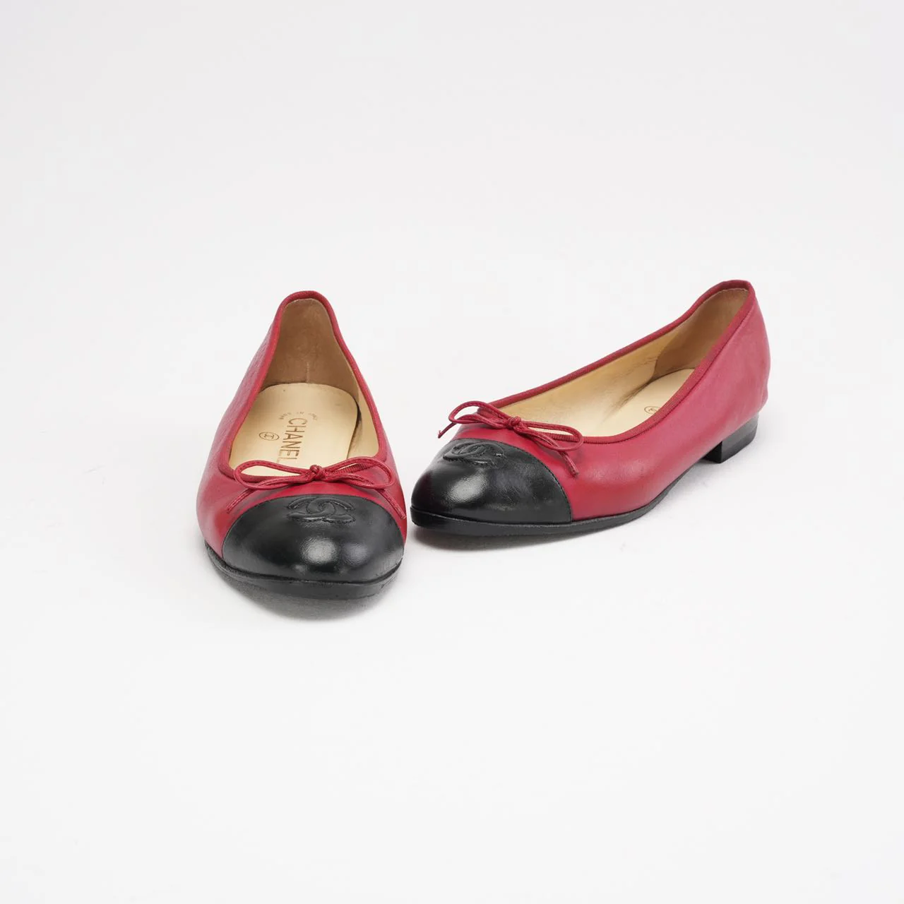 Chanel Red / Black Leather CC Cap Toe Ballet Flats Size 39