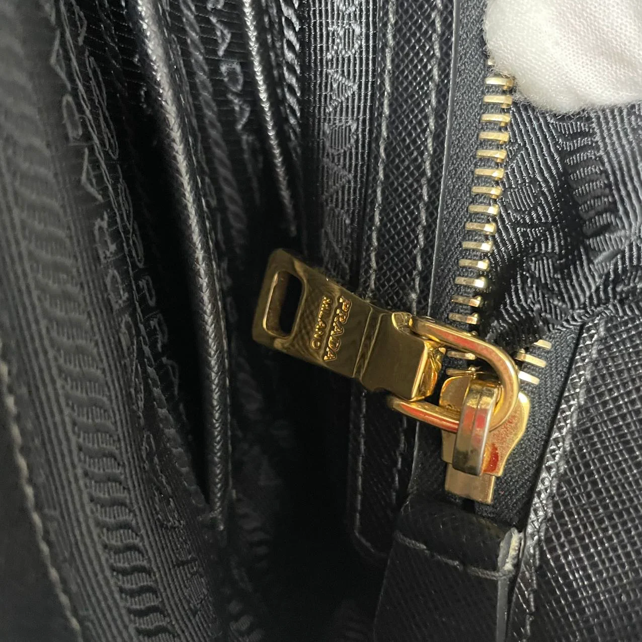 Prada Saffiano Medium Galleria Zip Tote Leather Black