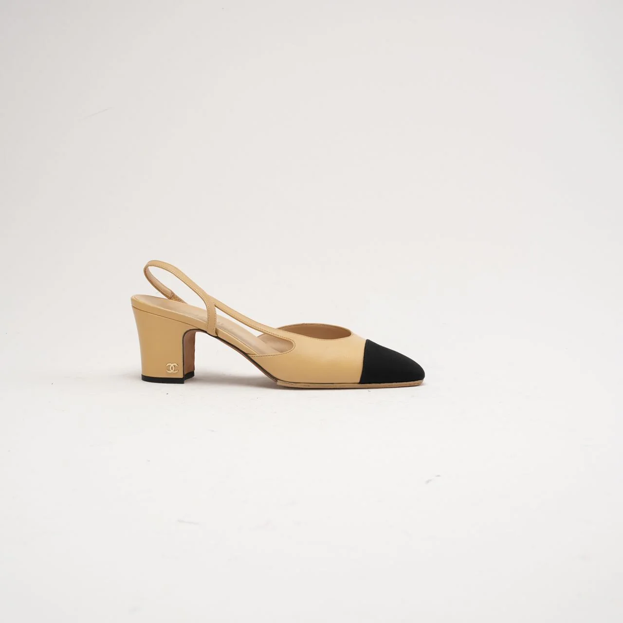 Chanel Beige /Black Cap Toe CC Slingback Pumps Size 39