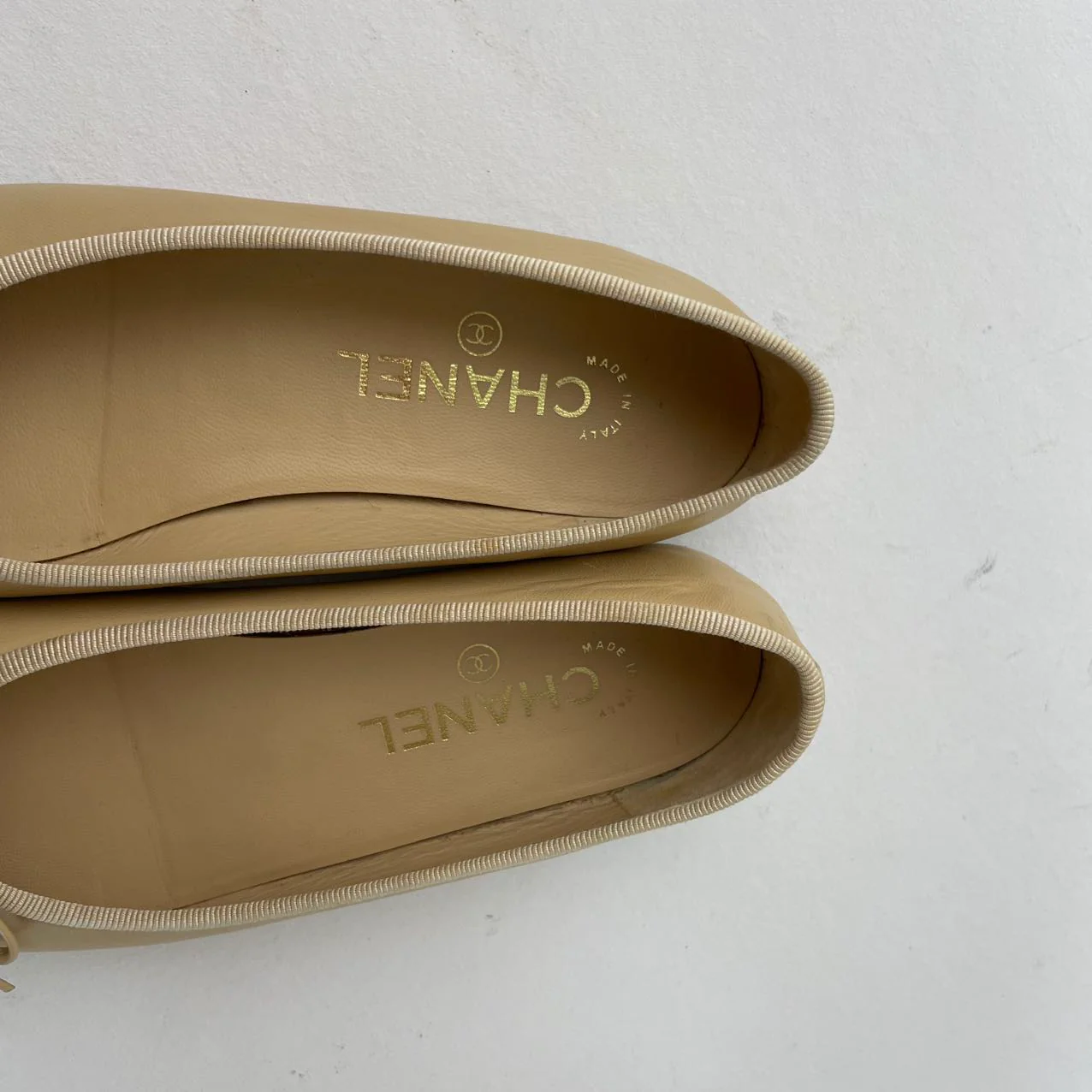 Chanel Beige/Black CC Cap Toe Ballet Flats Size 35.5C