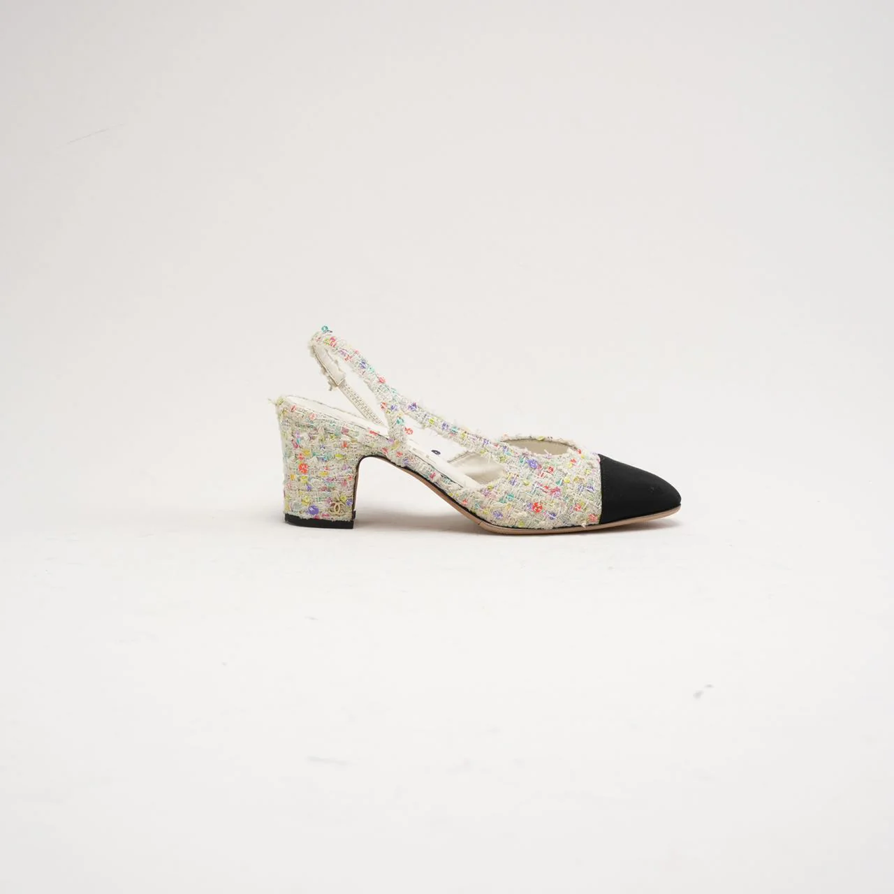 Chanel Tweed CC Logo Slingback Pumps 38 C White / Black