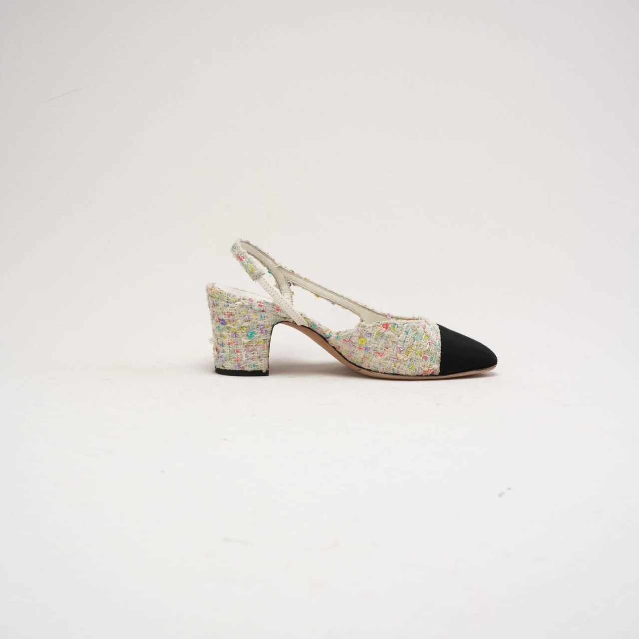 Chanel Tweed CC Logo Slingback Pumps 38 C White / Black