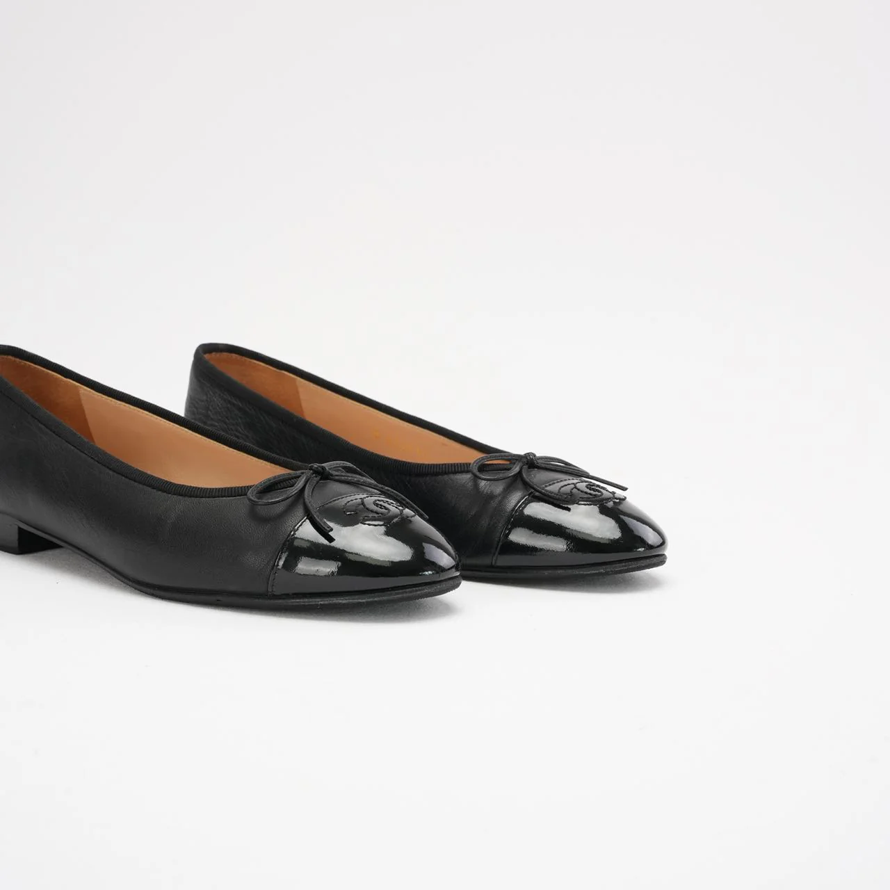 Chanel Black Patent CC Cap Toe Bow Ballet Flats Size 38