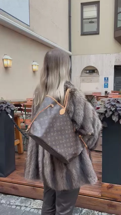 Louis Vuitton Neverfull MM Monogram Canvas with Pochette