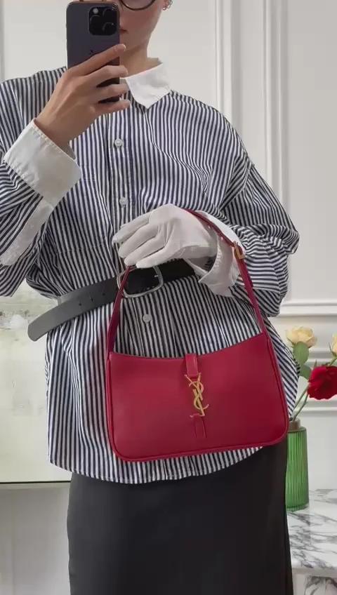 Saint Laurent Le 5 À 7 Logo Plaque Hobo Bag