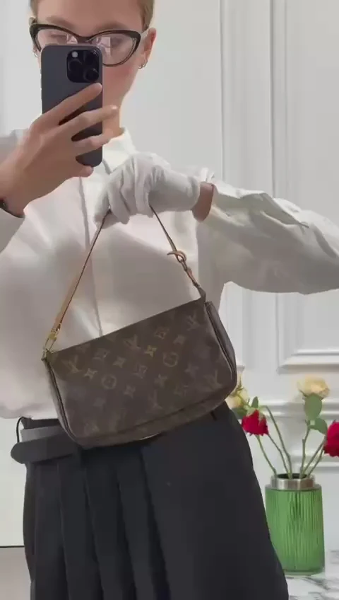 Louis Vuitton Vintage Pochette Monogram Canvas